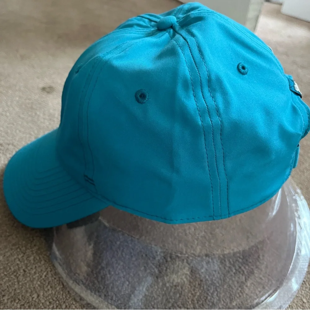 NWT Titleist Women’s Baseball Cap with Adjustable Strap